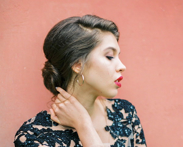 ZiZiAi Hair Make-up Nails Beuty Salon